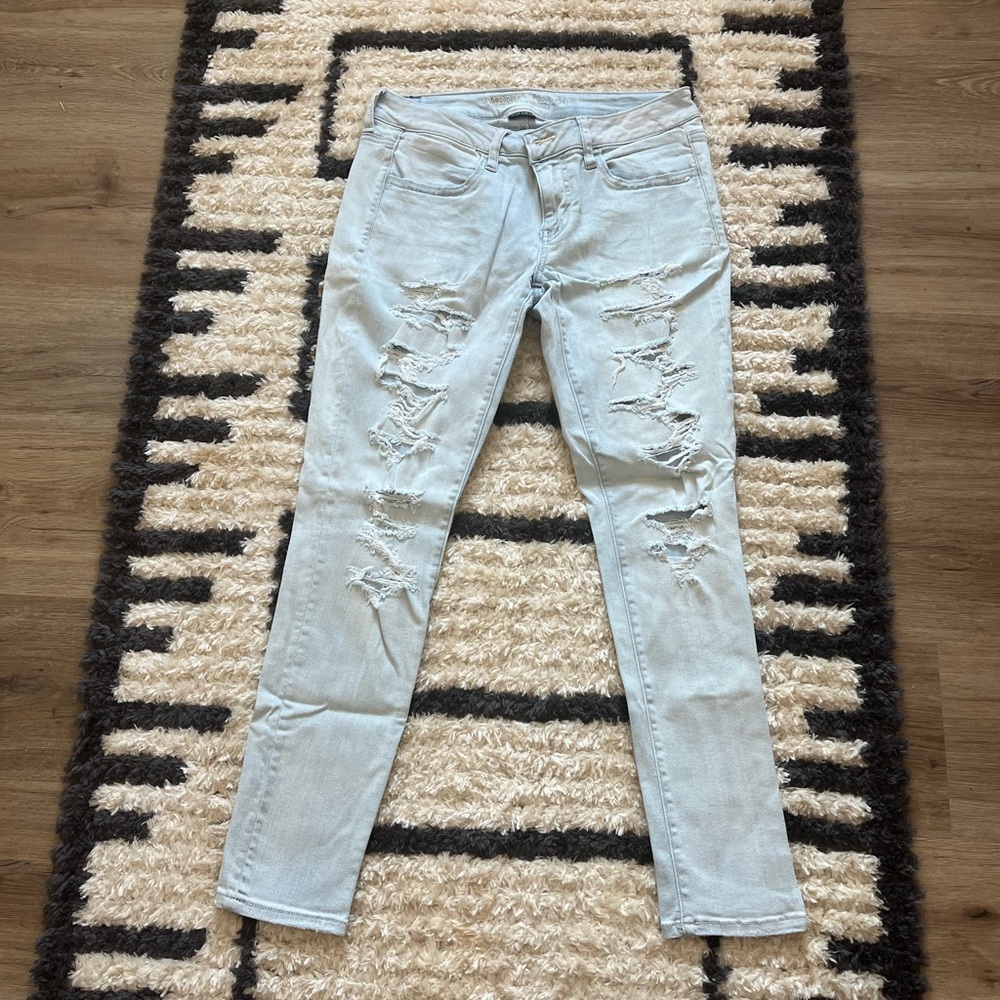 Distressed Super Low Super Stretch Skinny Jeggings